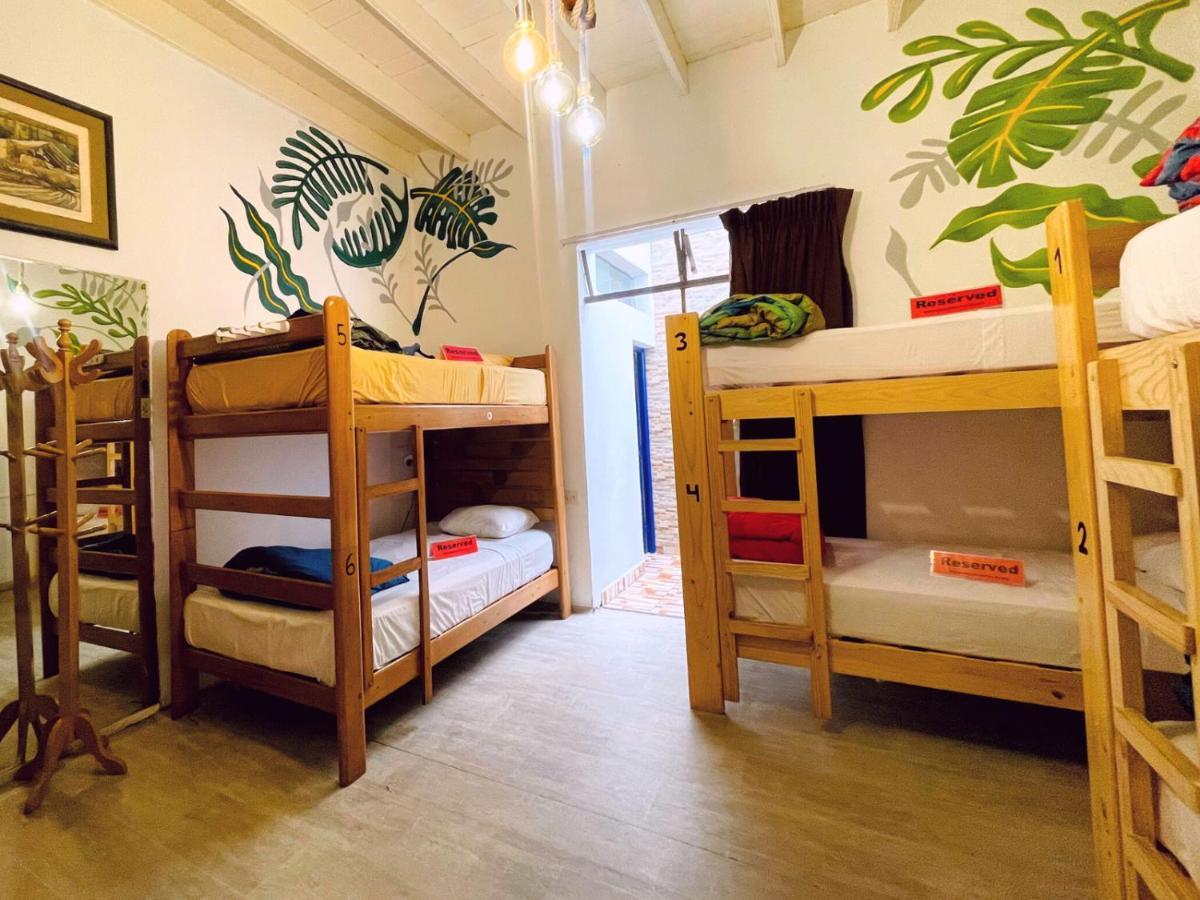 Waikiki Hostel Albergue *